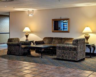 The Willowbrook Golf Hotel At Split Rock - Lake Harmony - Living room
