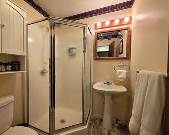 Lewis And Clark Hideaway SD side hot tub 2 min lake - Yankton - Bad