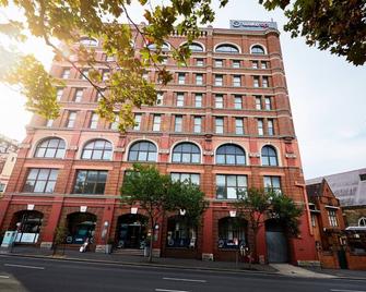 Wake Up! Sydney Central - סידני - בניין