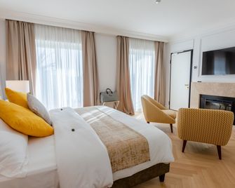 Porto Romano - The Marina Resort - פיומיצי'נו - חדר שינה