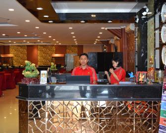 Puncak Budget Hotel - Pangkalpinang - Ingresso