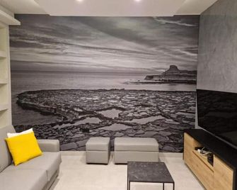 Red Rose - Żebbuġ, Gozo - Living room