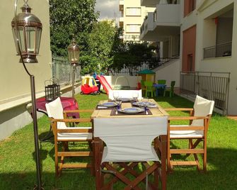 Dreamy studio with private garden - Glyfada - Innenhof
