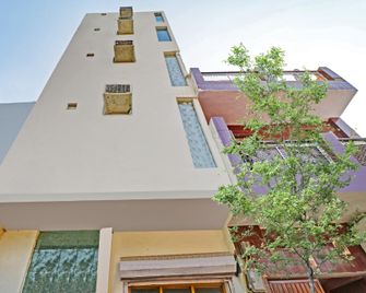 Townhouse Near M2K Cinema Pitampura - Bahādurgarh - Building