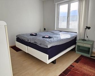 Am See, zentral, ruhig - Brissago - Schlafzimmer