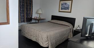 Hilltop Motel - Kingston - Bedroom