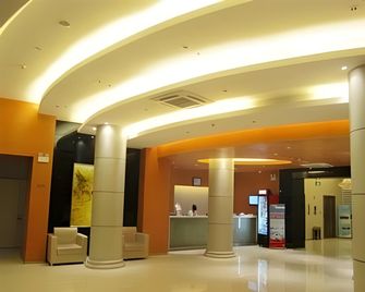 Jinjiang Inn Zibo Zichuan Tongqian Square - Zibo - Lobby