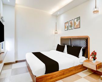 Super Townhouse City Center Ernakulam - Kochi - Bedroom