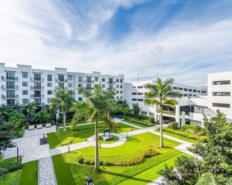 Sleek Doral Retreat 1 Bed Oasis With Free Parking - Hialeah Gardens - Edificio