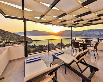 Villa Rainbow - Antalya - Balcony