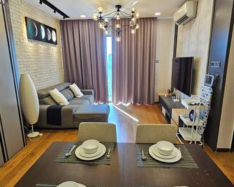 Usj One Subang Jaya By Widebed - Subang Jaya - Dining room