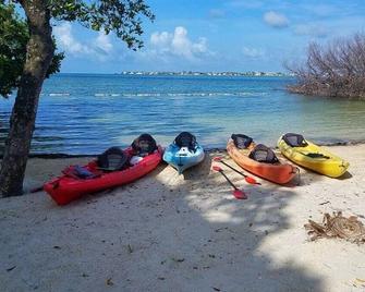 Quaint Glamping Cottage on Private Island, Sandy Beach with Freshwater Pool! - Marathon