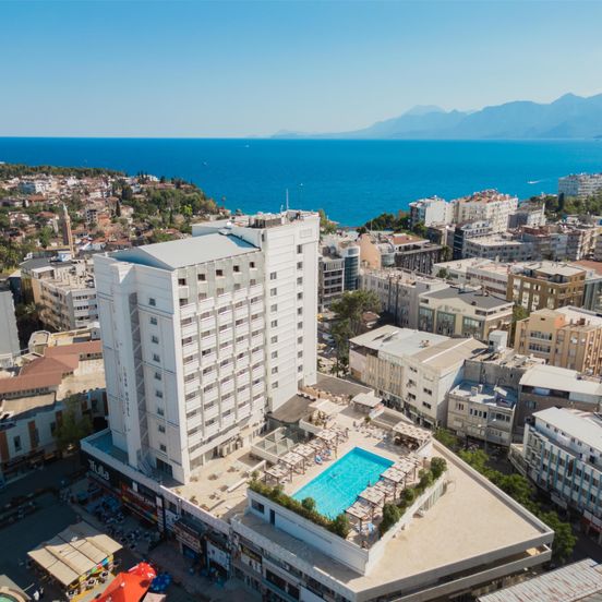 Best Western Plus Khan Hotel image 1