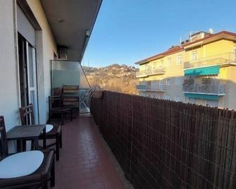 'Flora' apt for family+ Free parking - Bergamo - Balcony