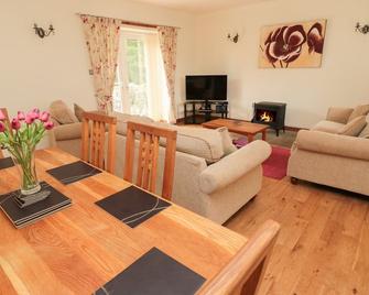 Gardener's Cottage - Belford - Living room