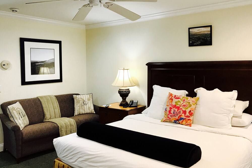 Kenny's Tipperary Inn - Montauk - Bedroom