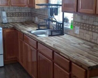 House is located right across from trail system. With miles and miles to ride - Newberry - Kitchen