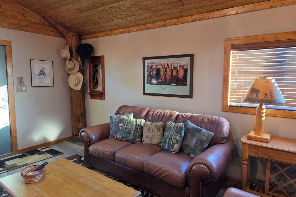 Charming 2-bedroom farmhouse between Albuquerque and Santa Fe. - Bernalillo - Obývací pokoj