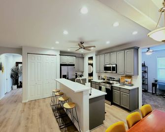 Ac & Game Room! Pondy Hills Flagstaff Getaway - Flagstaff - Cuisine