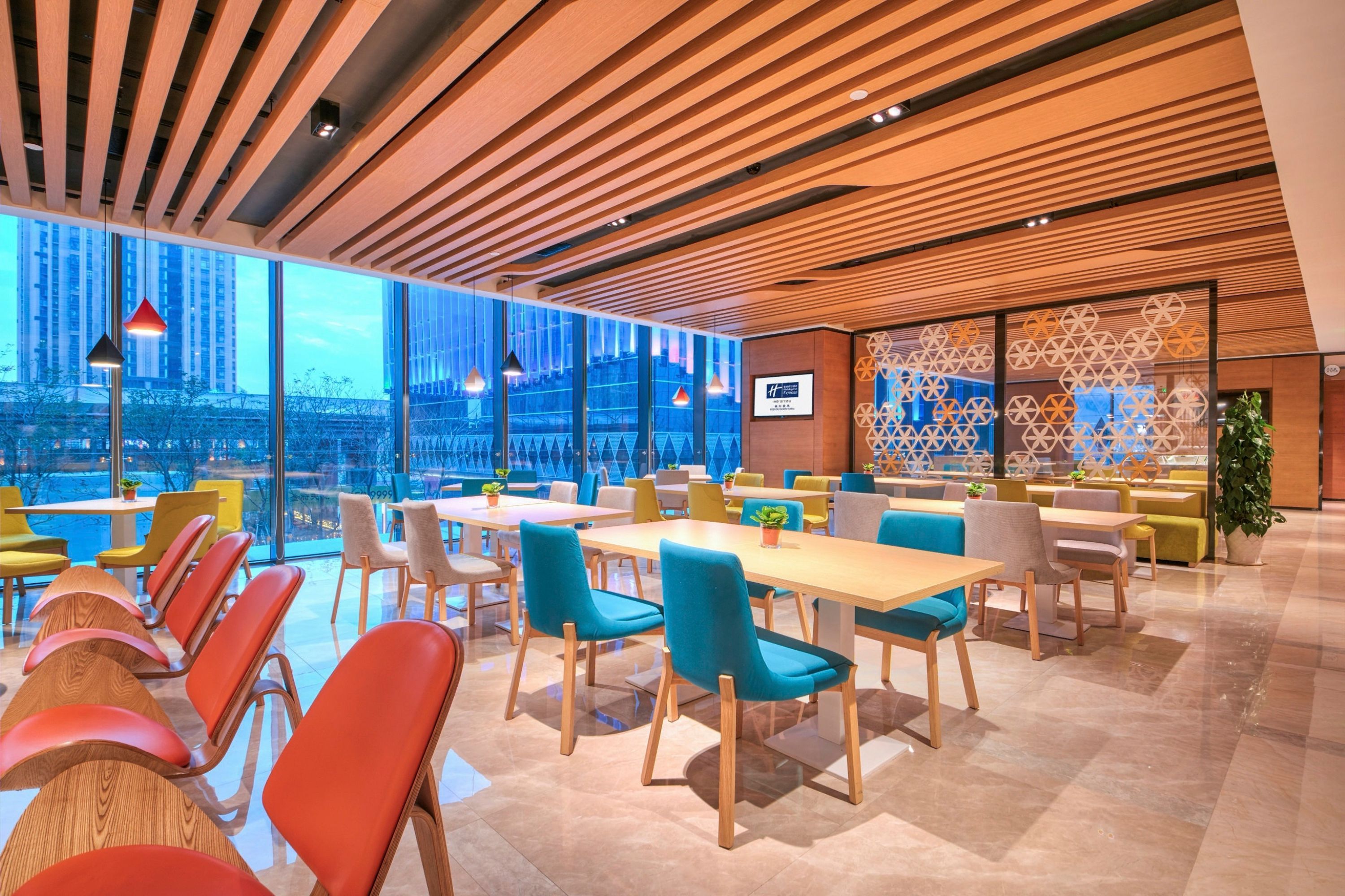 Holiday Inn Express Fuzhou Downtown By IHG - פוז'ו - מסעדה