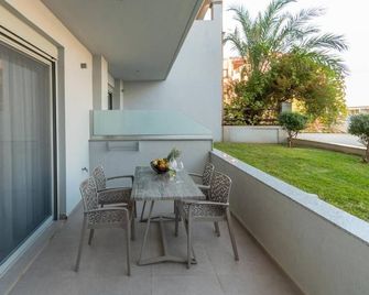 Sarti Premium Suites - Sarti - Balkón