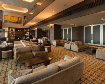 Hotel New Sagamiya - אטאמי - טרקלין