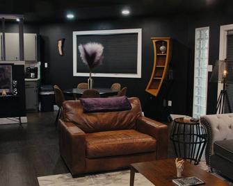 Wednesday’s Lair - Lincoln, Il - Lincoln