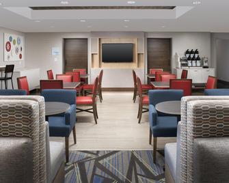 Holiday Inn Express Andover North-Lawrence - Lawrence - Lounge