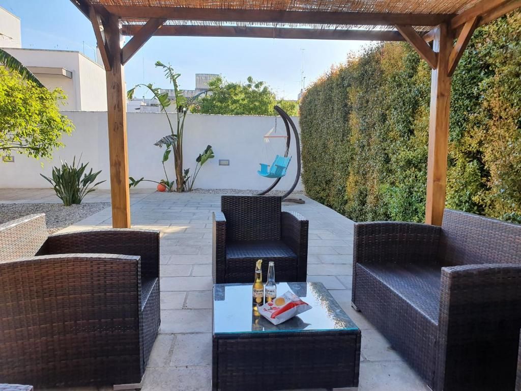 Il Giardino Di Flora con Piscina & Jacuzzi