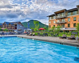 Ski-In Resort Family Condo with Deck at Jay Peak! - Jay - Pool