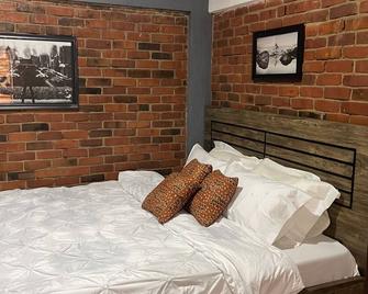 Cozy Bricks Apartment - Nkawkaw - Habitación