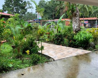Hotel Manuel Antonio Park - Manuel Antonio - Outdoors view