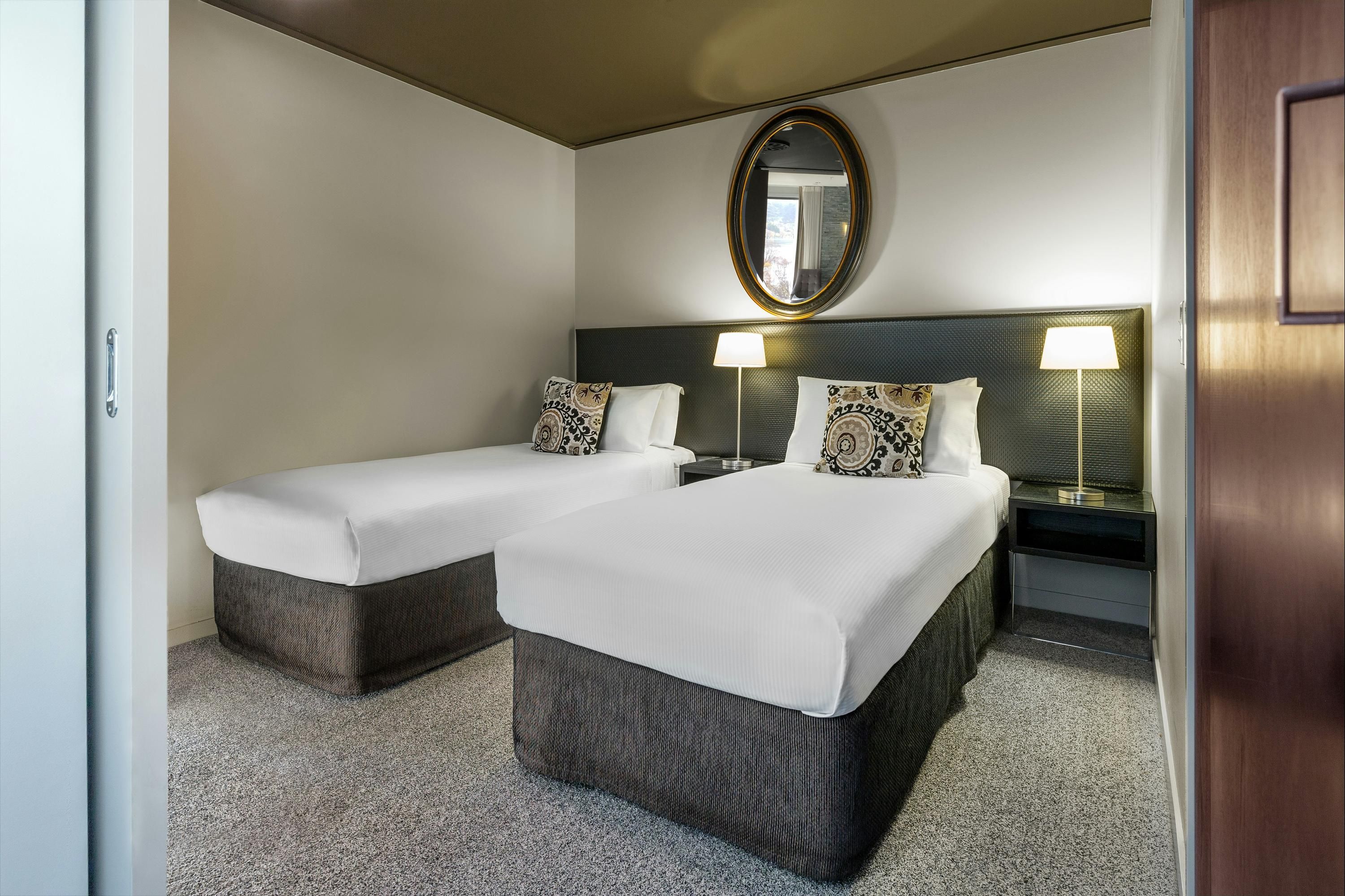 DoubleTree by Hilton Queenstown - קווינסטאון - חדר שינה