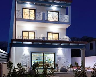 아과 도라다 부티크 - 룰라 - 건물