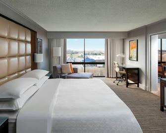 Sheraton West Des Moines Hotel - West Des Moines - Bedroom