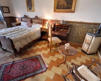 B&B I Colori dell'Arcobaleno - Dogliani - Спальня