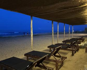 Blue Waters Arugambay - Arugam - Strand