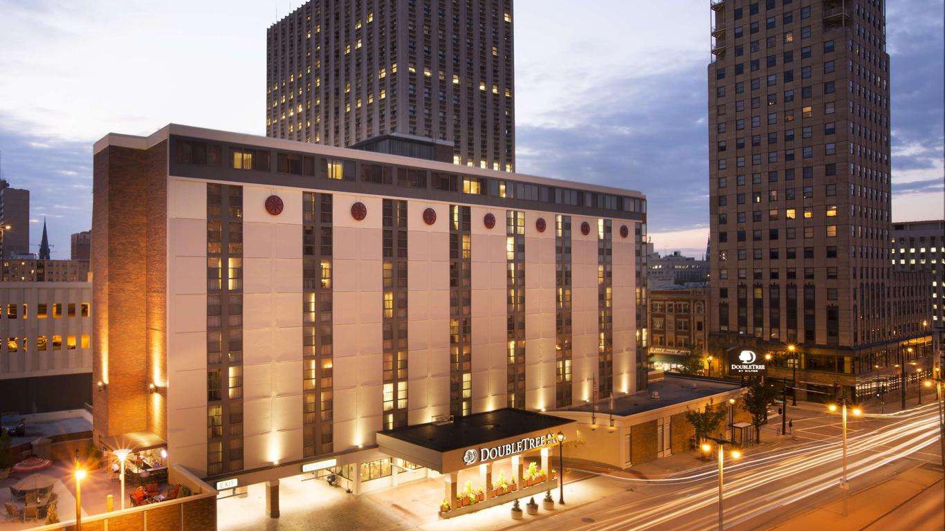 DoubleTree by Hilton Hotel Milwaukee Downtown