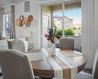 Cozy 1-bedroom apartment in phenomenal South Jordan with AC, fitness room - South Jordan - Jídelna