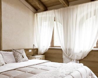 Locanda Al Cacciatore - 지아베라 델 몬텔로 - 침실