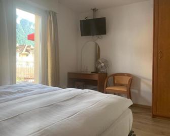 Hotel Du Quai - Villeneuve - Bedroom