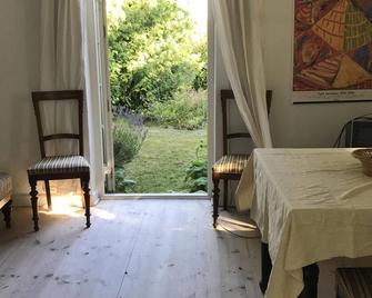Møn, Denmark - Farmhouse in countryside, 1km from forest & beach - Askeby - Restaurante