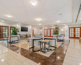 Clarion Hotel & Conference Center - Toms River - Lobby
