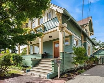 Very spacious Apt in heart of Wallingford - Seattle - Building