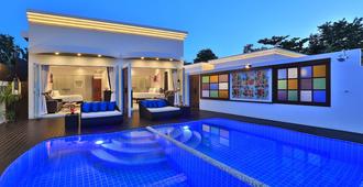 The Privilege Hotel Ezra Beach Club - Koh Samui - Pool
