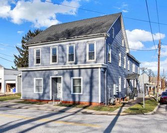Recently remodeled 2 Bedroom apartment in Hanover-Close to Gettysburg and York - Hanover - Будівля