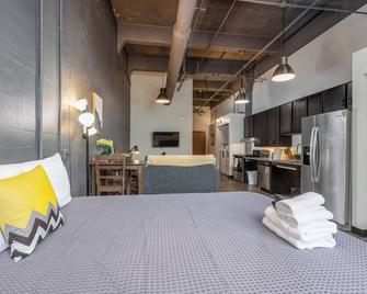 Heart of Strip District - King Bd - Rooftop and Gym - Pittsburgh - Camera da letto