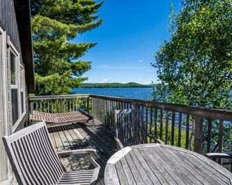 Algonquin Island Retreat - South River - Balcony