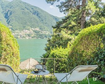 OC Lake Love by Rent All Como - Laglio - Innenhof