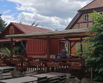 Veronika - Wesenberg - Innenhof